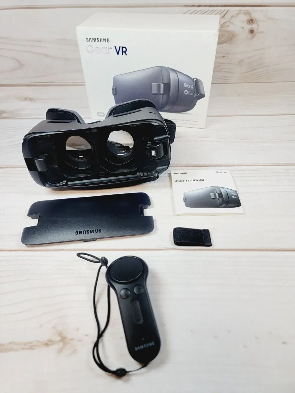 Samsung Gear VR Powered by Oculus SM-R323 Virtual Reality Headset
